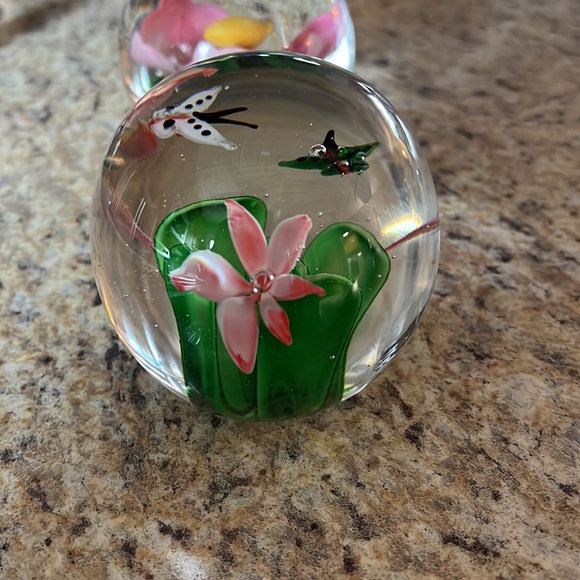 Dynasty Gallery paperweight - Picture 3 of 3